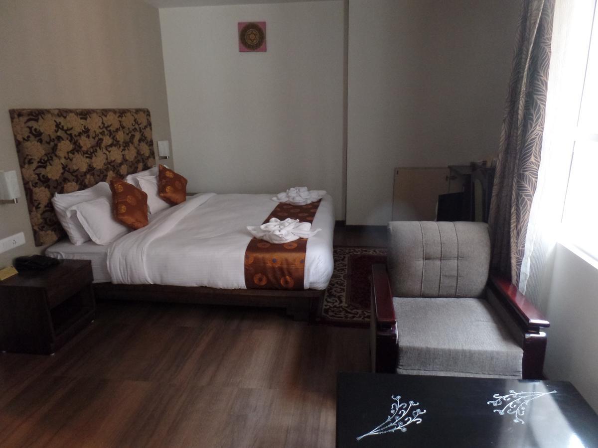The Lindsay Cheu Den Hotell Gangtok Exteriör bild